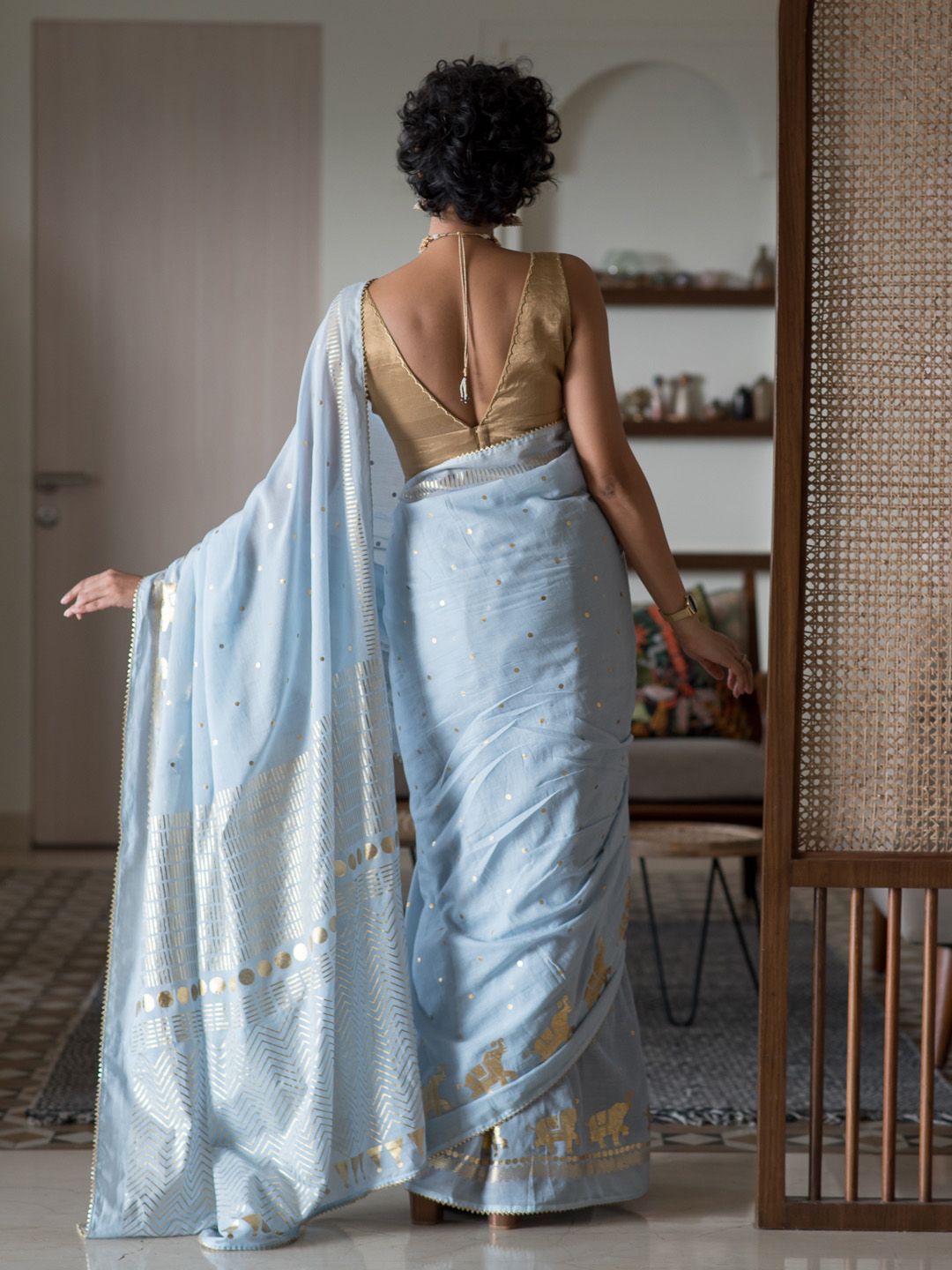 Blue & Gold-Toned Polka Dot Saree