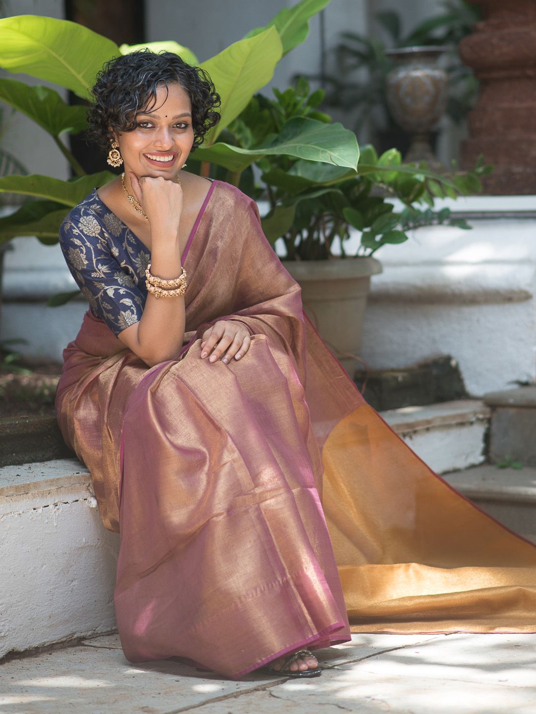 Pink & Gold-Toned Zari Pure Linen Saree