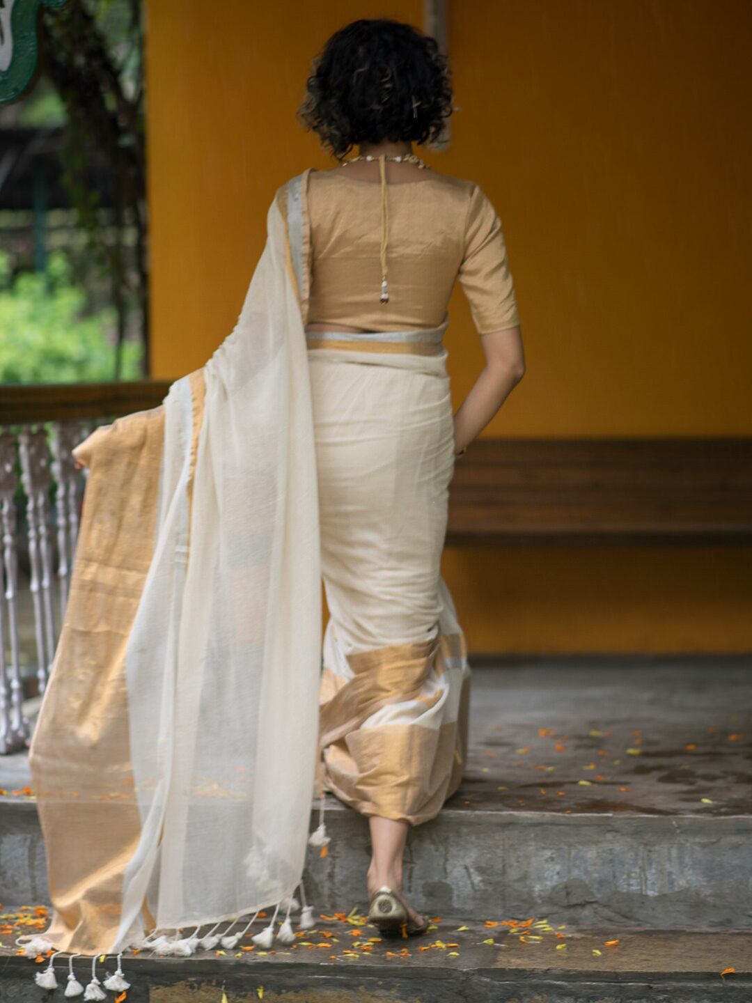 White & Gold-Toned Zari Detailed Saree